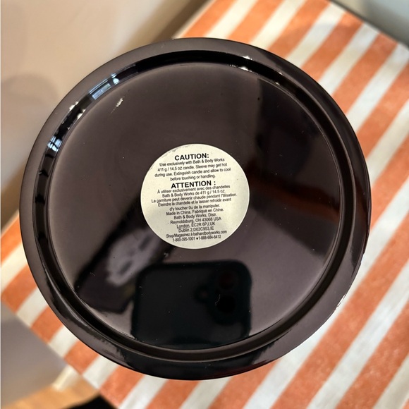 NWT BBW Holographic Skull Portrait Frame 3-Wick Pedestal Candle Holder - Picture 6 of 7